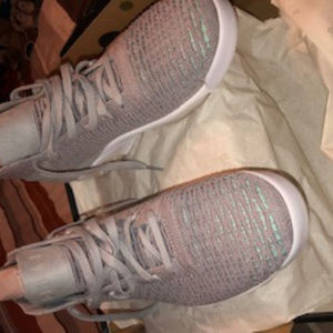 Mens athletic shoe